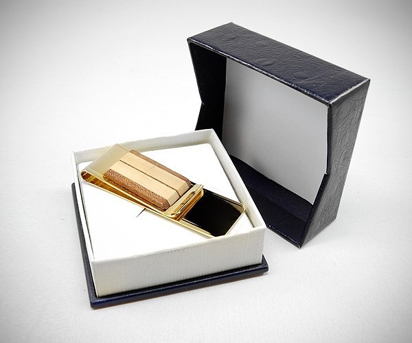 Fermasoldi in legno lavorato a mano LeCuff